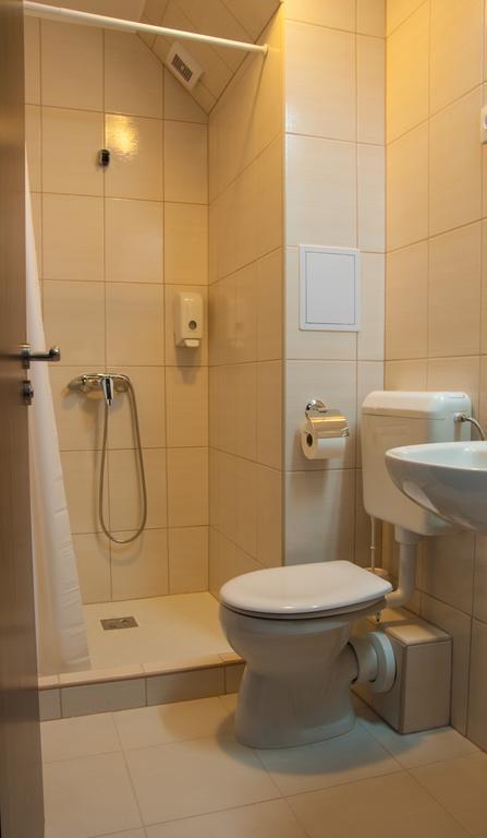 Hotel Pallone Balatonfured Bilik gambar