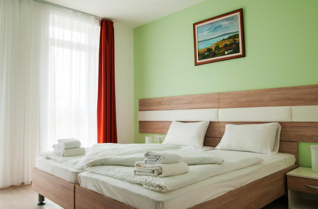 Hotel Pallone Balatonfured Bilik gambar