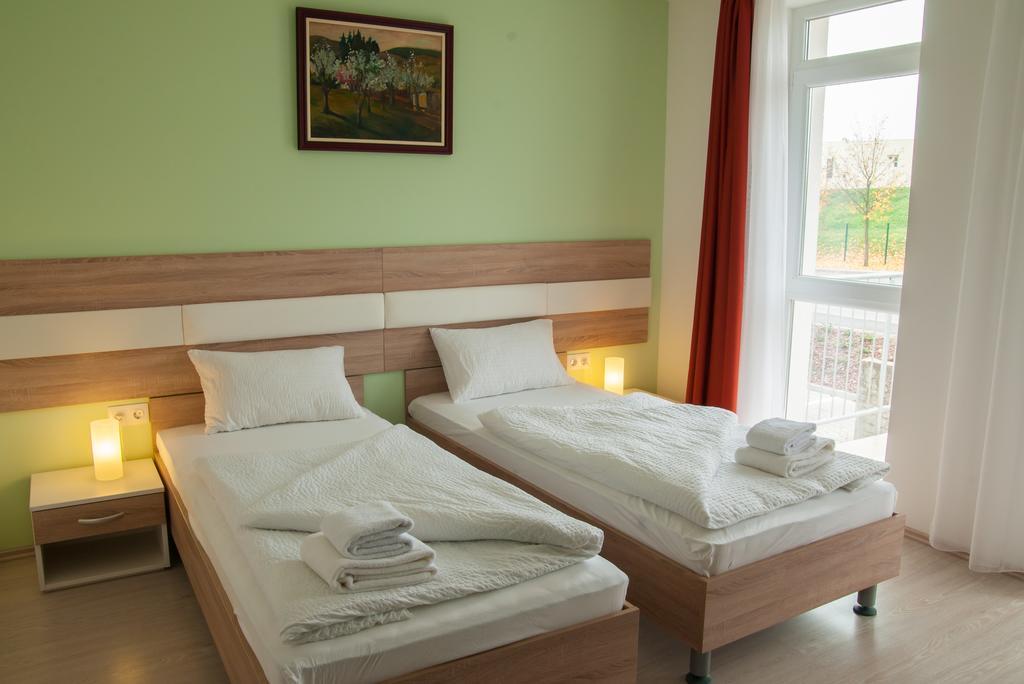 Hotel Pallone Balatonfured Bilik gambar