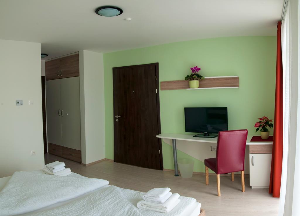 Hotel Pallone Balatonfured Bilik gambar